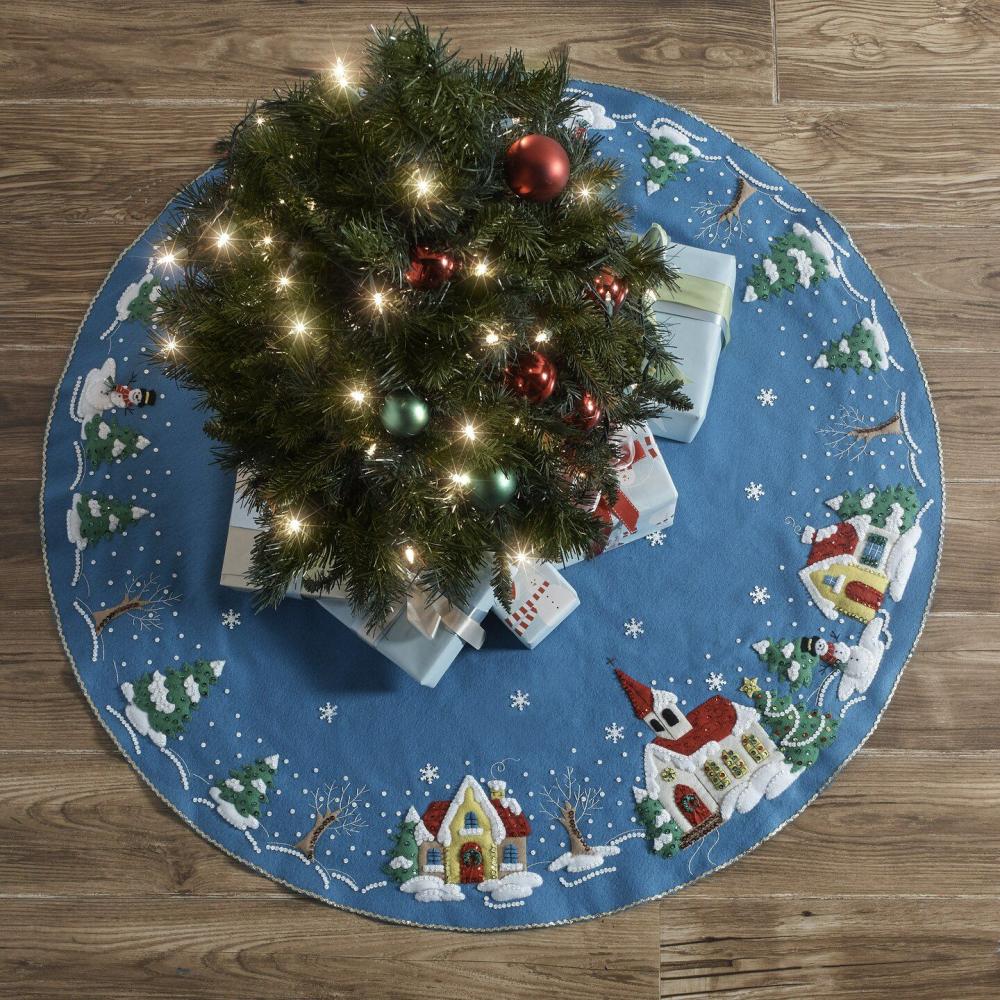 Felt Tree Skirt Applique Kit 43″ Round-Christmas Village  |   Felting Felting Felting