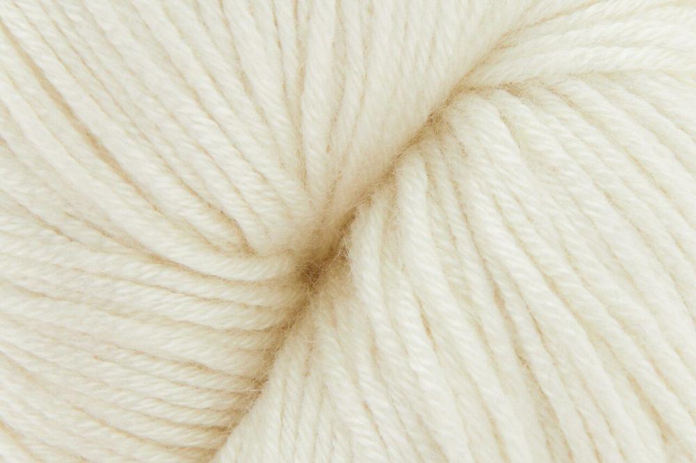 Magnolian – Cashmere/Modal Super Fine Yarn – 101 Pith  |   Basic Yarn Basic Yarn Basic Yarn