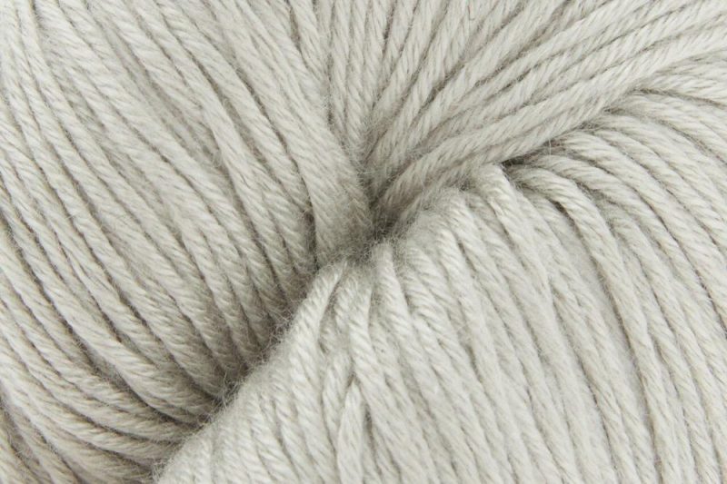 Magnolian – Cashmere/Modal Super Fine Yarn – 115 Almond  |   Basic Yarn Basic Yarn Basic Yarn