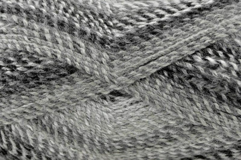 Majorn –  100% Acrylic Bulky Yarn – #117 Graphite  |   Basic Yarn Basic Yarn Basic Yarn